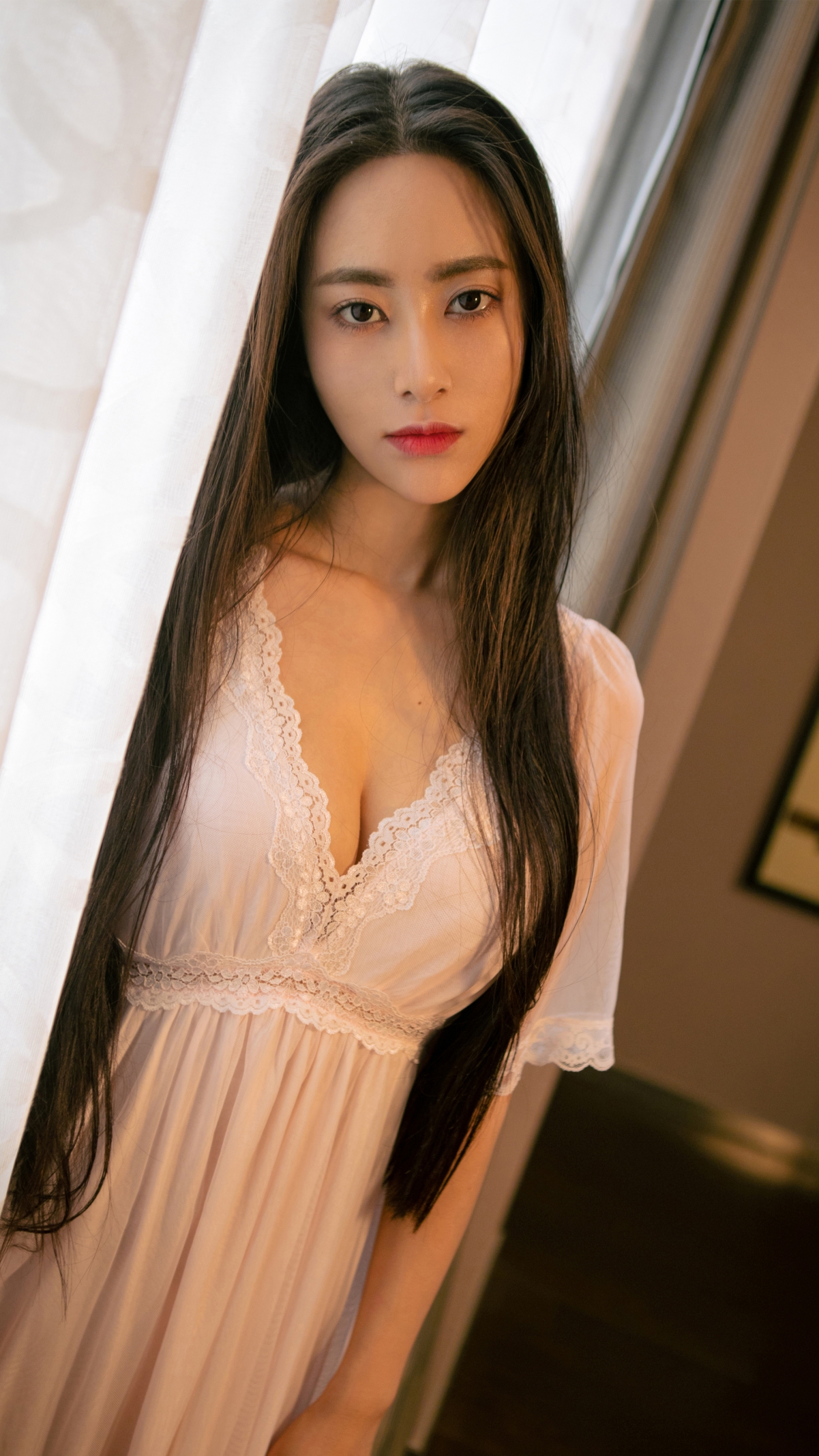 Angelababy绝美4K手机壁纸，高清2160x3840分辨率，免费下载欣赏