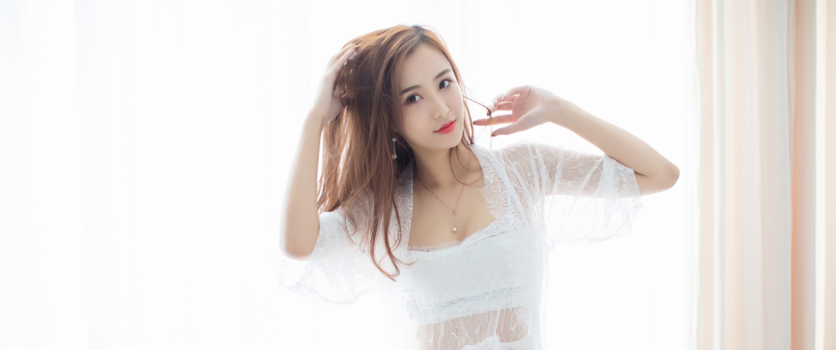 美女模特猫宝惊艳亮相！高清4K壁纸3440x1440，一键下载尽享视觉盛宴！