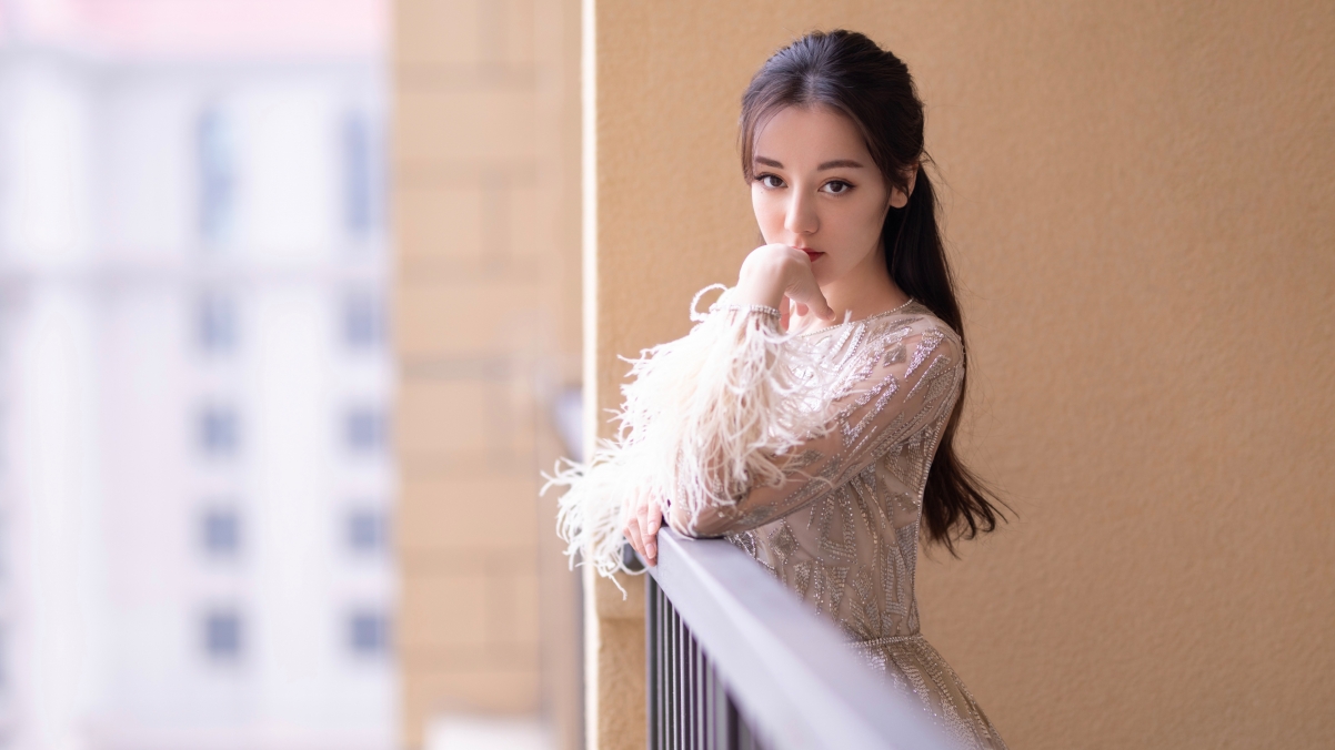 迪丽热巴绝美4K壁纸，高清人物图片，3840x2160分辨率，一键下载