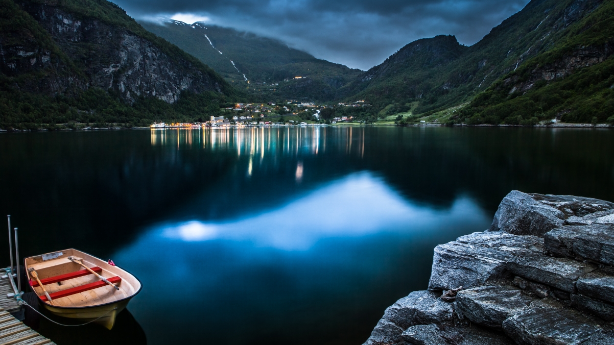 Geiranger夜景超高清4K壁纸，3840x2160精美风景图片，免费下载