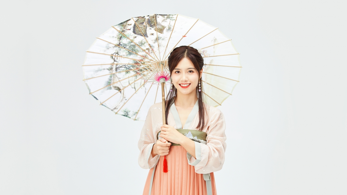 古风汉服美女纸伞，绝美4K高清壁纸，3840x2160分辨率，免费下载