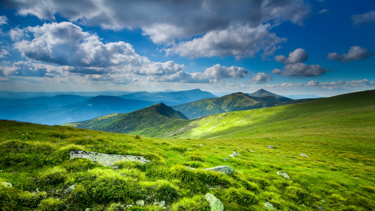 乌克兰喀尔巴阡山脉绝美4K风景壁纸，高清大图3840x2160免费下载