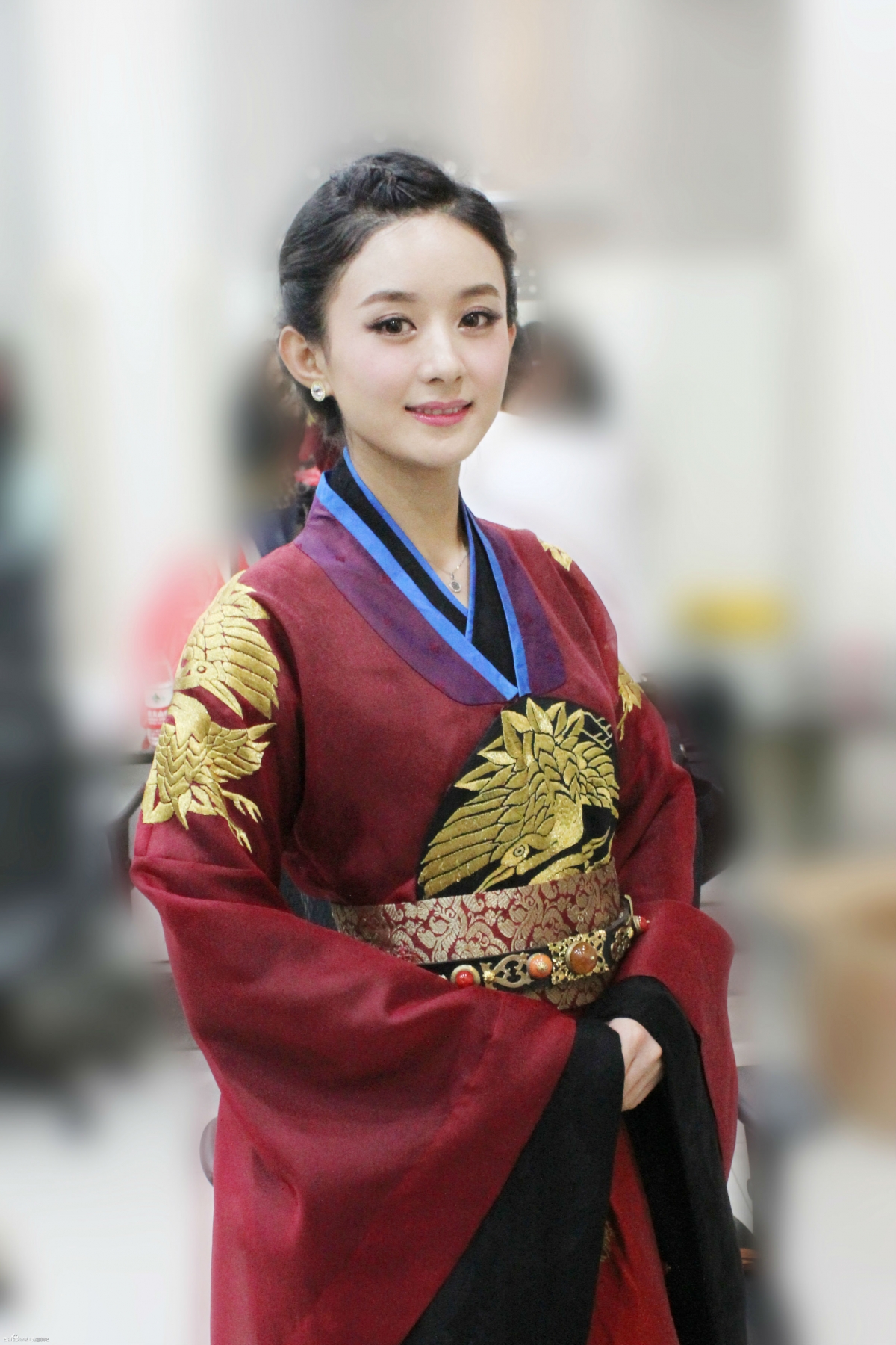 赵丽颖古装剧华美服饰，4K超清手机壁纸，2501x3751高清大图，一键下载