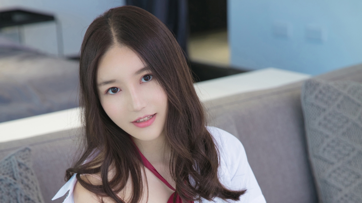 魏扭扭绝美长发4K壁纸，高清美女图片，3840x2160分辨率，免费下载