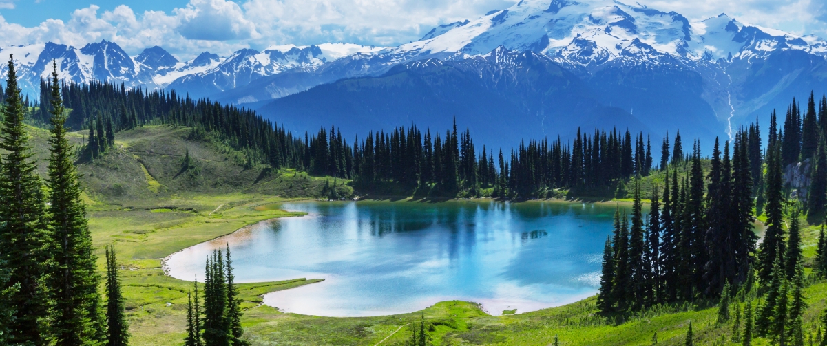 班夫国家公园高山湖泊绝美风光，4K高清壁纸，3440x1440分辨率，免费下载