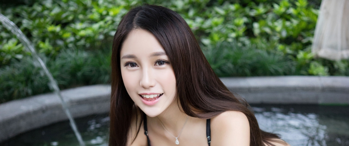 刘奕宁Lynn温泉写真，高清4K美女壁纸，3440x1440分辨率，免费下载