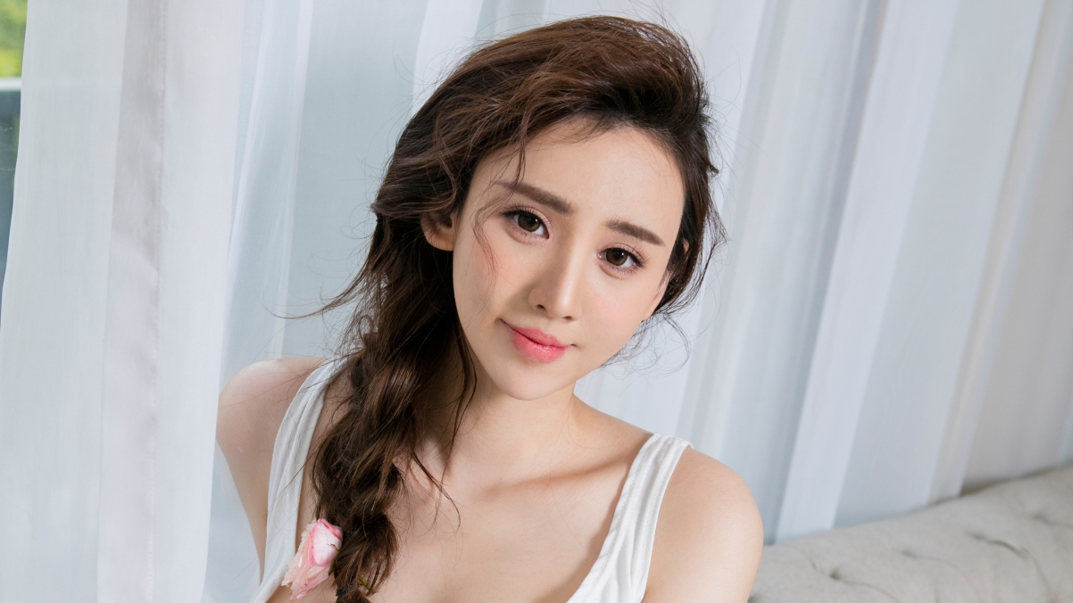 于思琪绝美长辫造型，精选4K高清壁纸免费下载