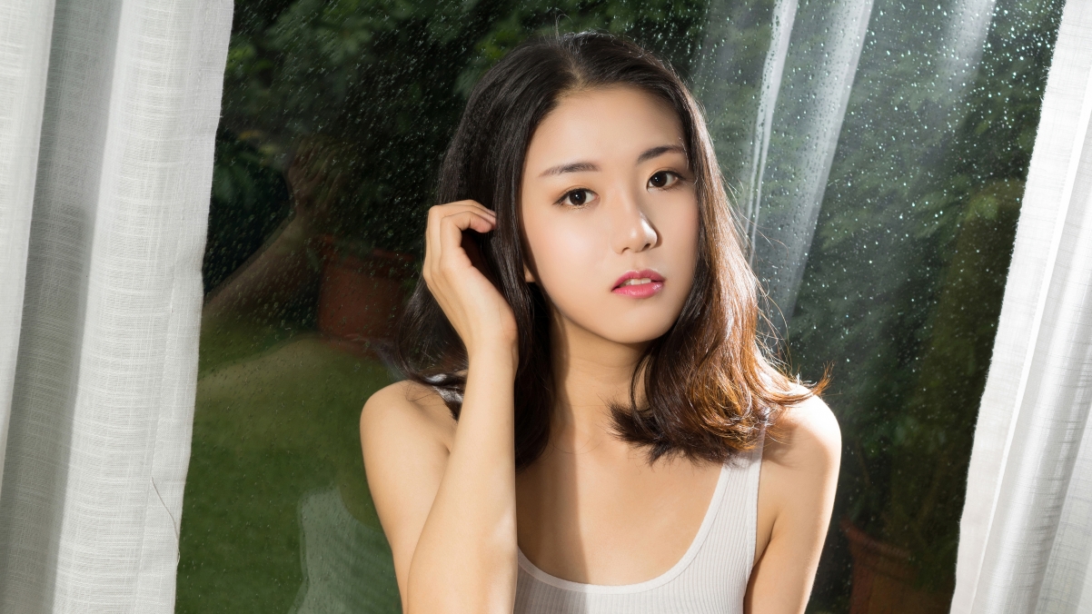 清纯佳人宁宁4K超清壁纸，3840x2160分辨率，养眼美女图片下载