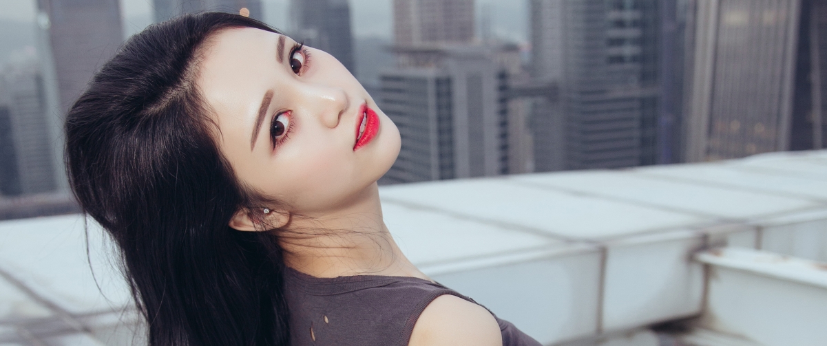 李倩倩绝美壁纸，4K高清美女图片，3440x1440分辨率，一键下载！