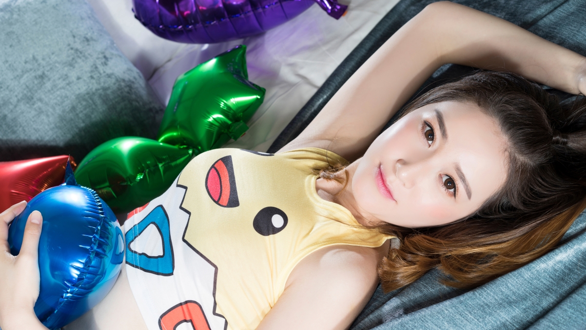 皮卡丘主题美女杨暖4K高清壁纸，3840x2160分辨率，可爱又养眼！