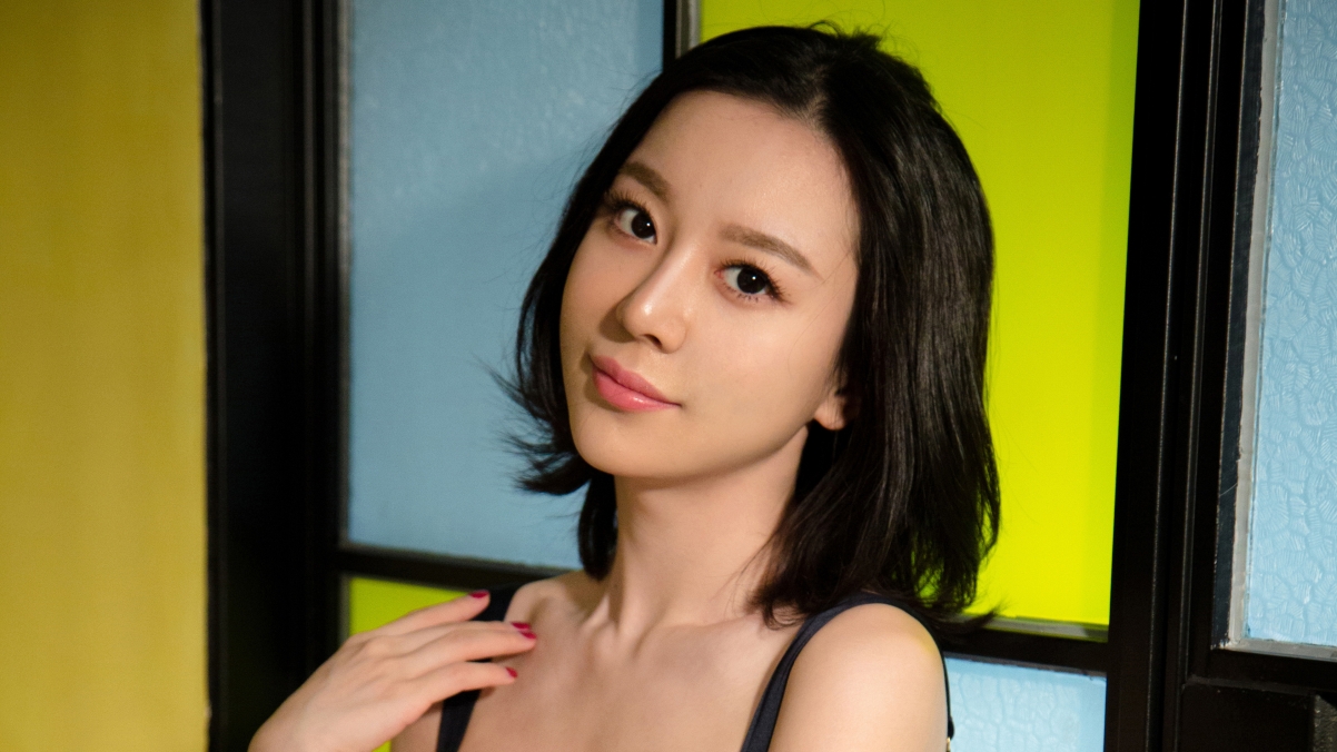 慕羽茜绝美壁纸，高清4K美女图片，养眼气质，3840x2160分辨率免费下载