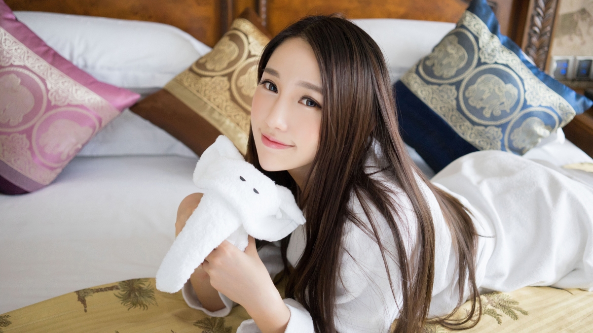 刘奕宁Lynn甜美家居风，超清4K美女壁纸，3840x2160高清下载