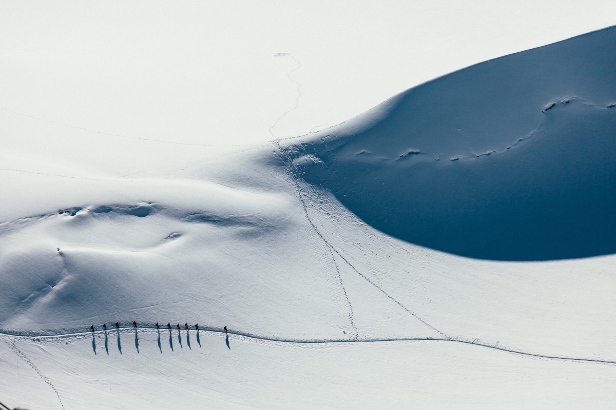 冬日雪景徒步滑雪，绝美4K壁纸高清下载，4000x2667超清画质