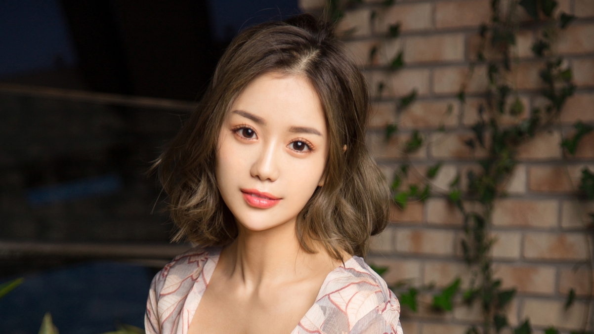 颜亦汐短发美女模特，超高清4K壁纸，3840x2160分辨率，免费下载