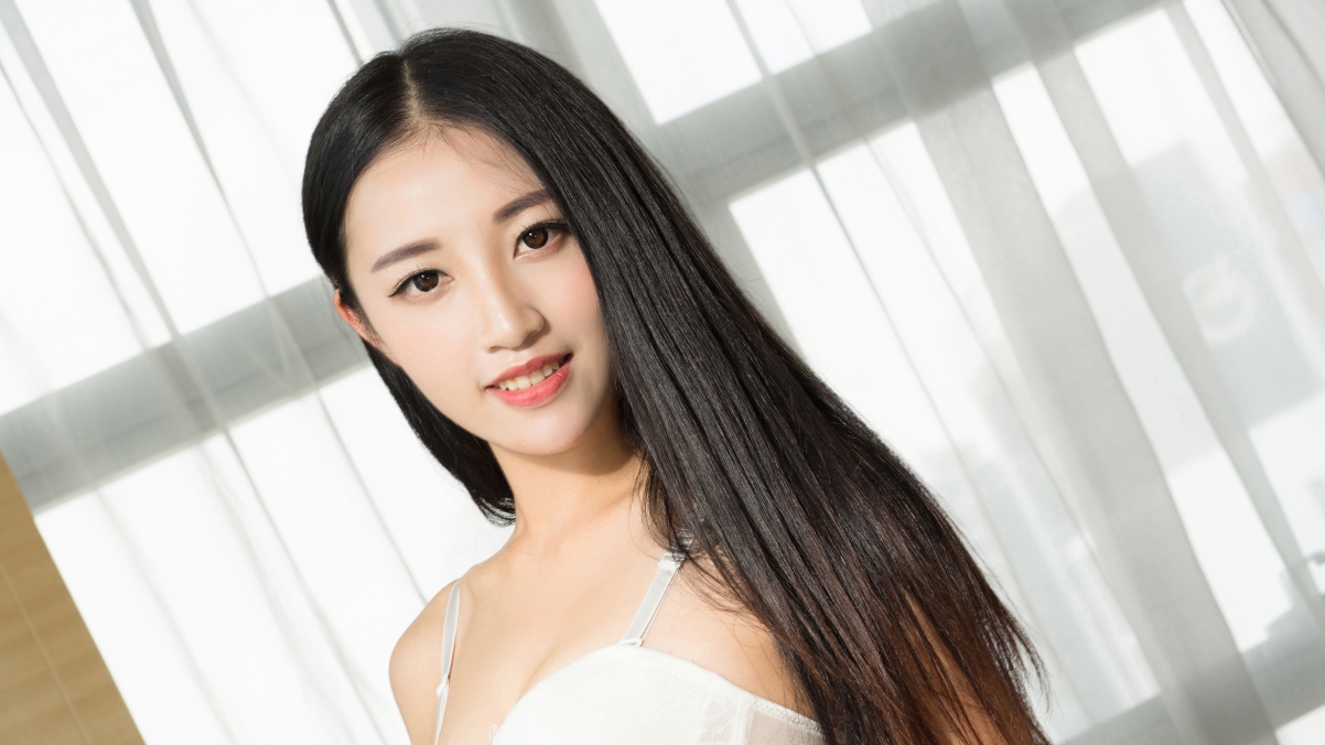 敏珺长发美女惊艳登场，超高清4K壁纸，绝美画面3840x2160免费下载