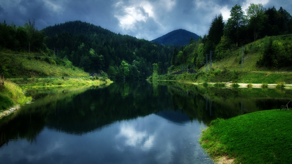 黄昏下的奥地利维也纳布鲁克水库，绝美4K风景壁纸，高清3840x2160，免费下载