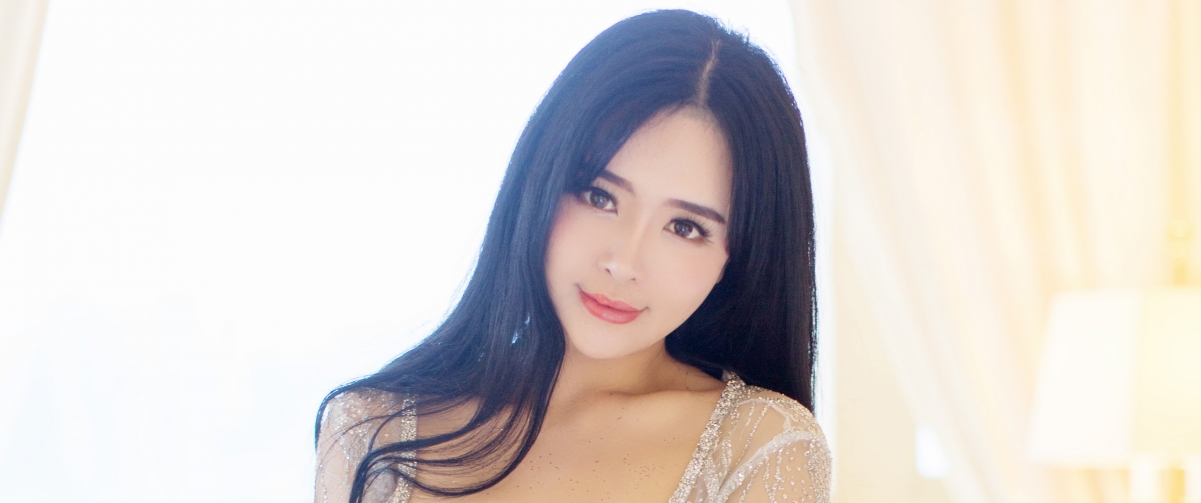 刘钰儿长发飘逸，绝美4K壁纸，高清3440x1440，一键下载！