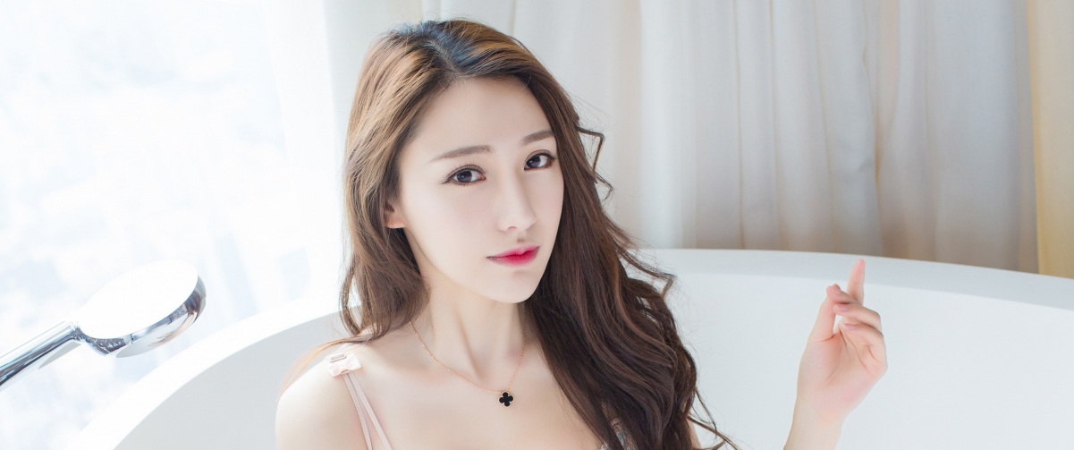 刘奕宁Lynn长发飘逸，绝美壁纸4K高清3440x1440，免费下载