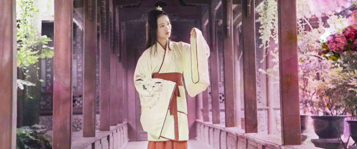 汉服佳人演绎中国风韵，3440x1440超高清4K人物壁纸，免费下载