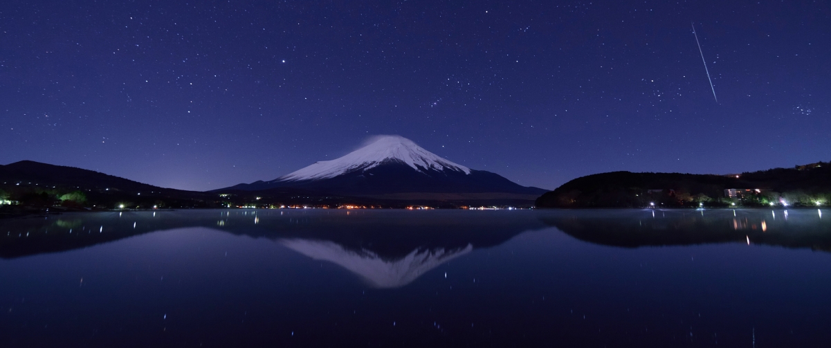 富士山星空绝美4K风景壁纸，3440x1440高清大图，一键下载！