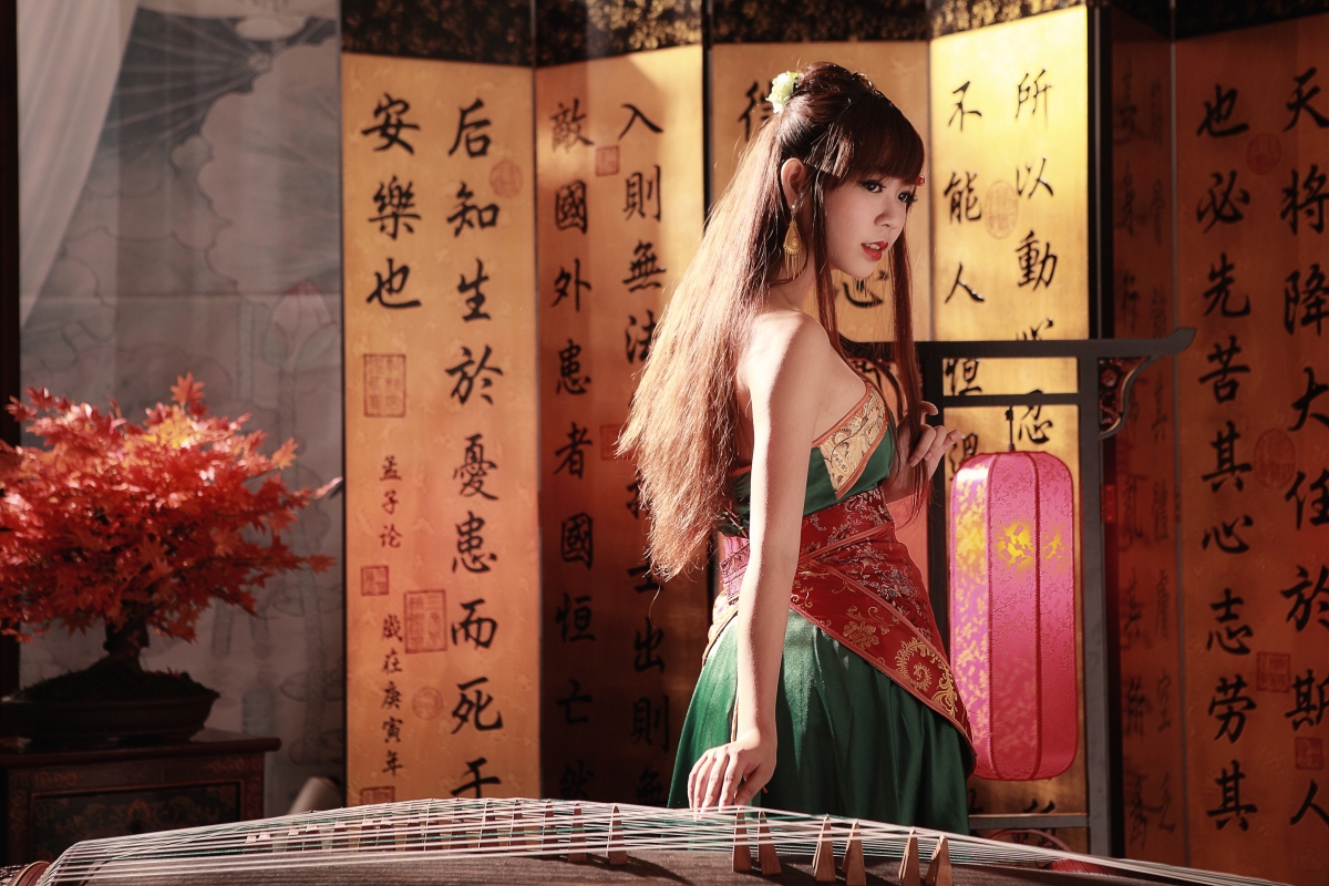 古典美女4K超清壁纸，绝美图片，4000x2667分辨率，免费下载