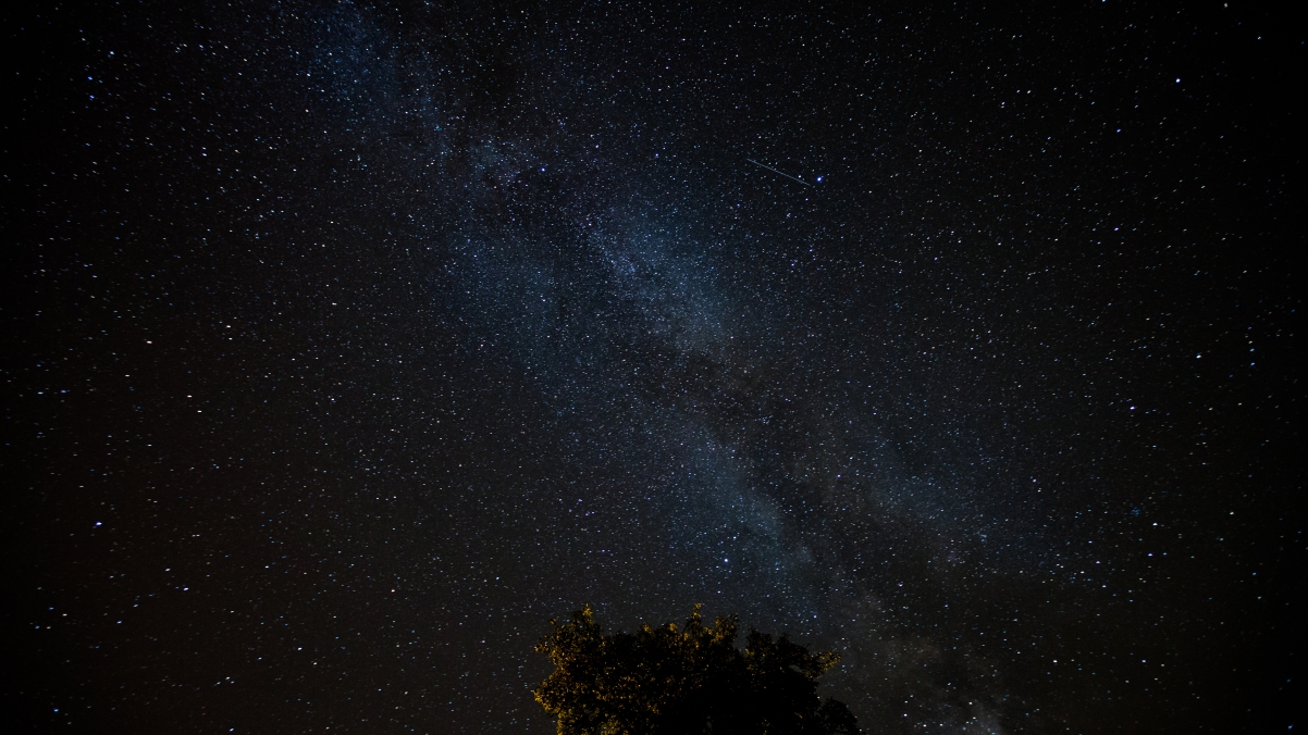 夜之星辰，银河系璀璨星空，高清4K壁纸（3840x2160）免费下载