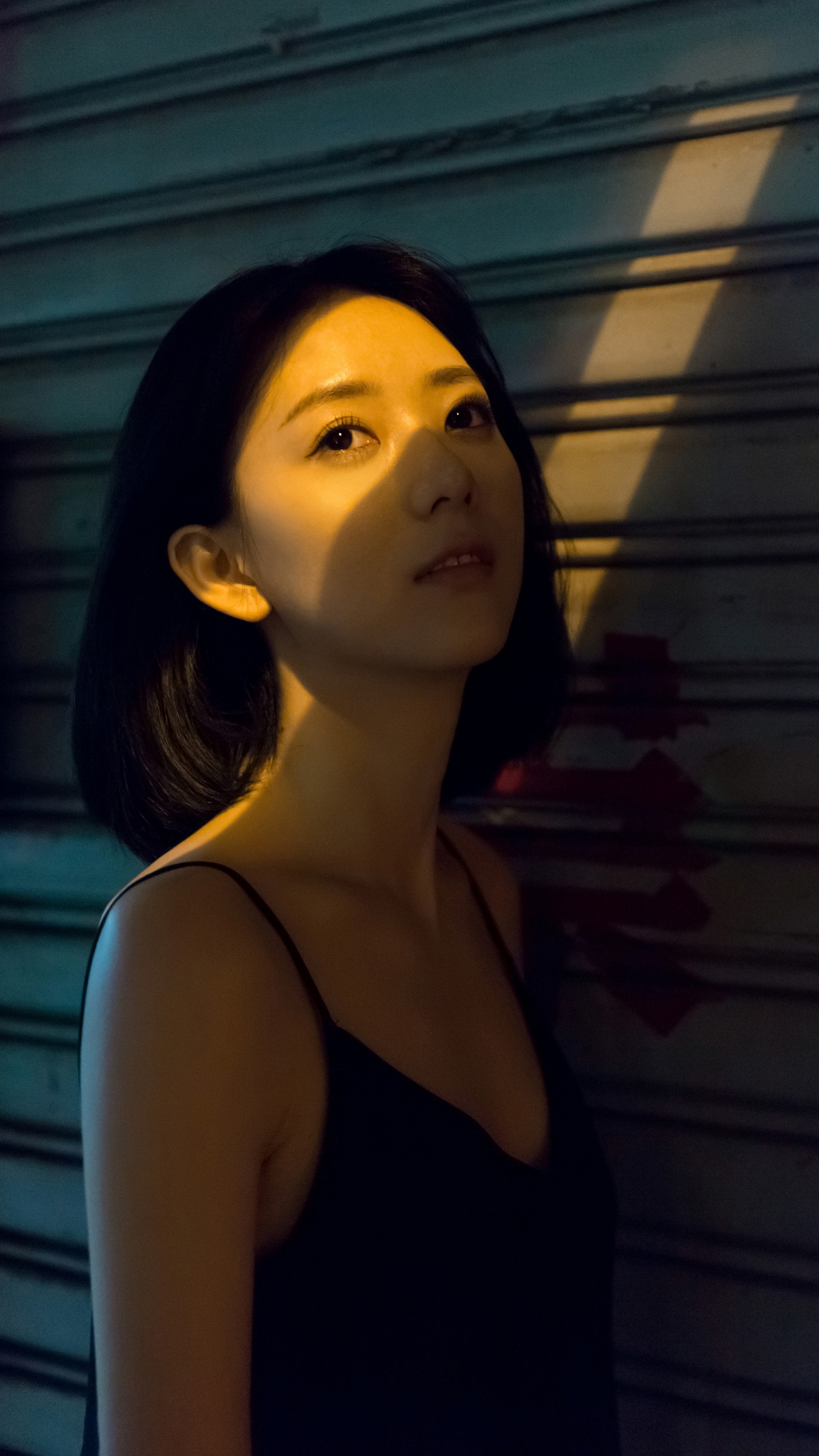 4K超清美女壁纸下载，2160x3840高清手机屏保精选