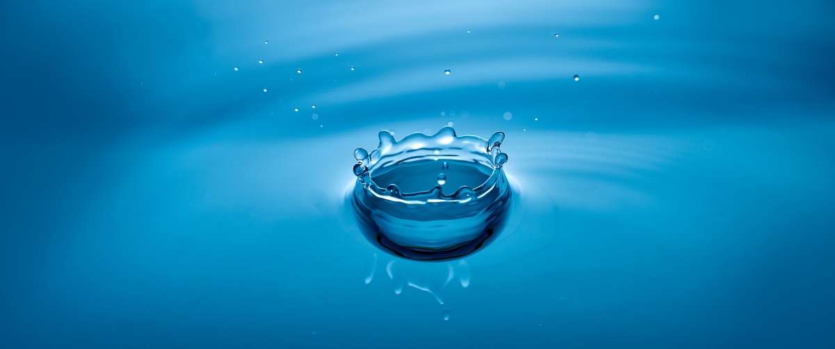 水滴4K高清壁纸，3440x1440超清背景图片，一键下载