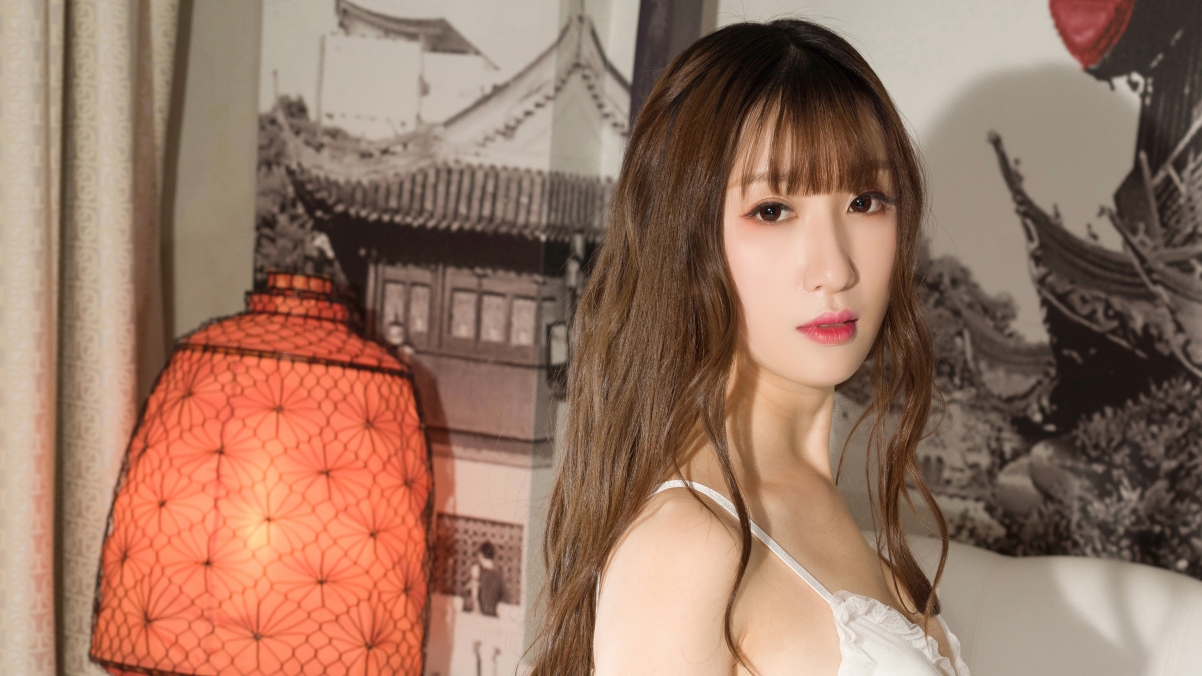 长发女神丹丹惊艳亮相，超高清4K壁纸，3840x2160分辨率，免费下载