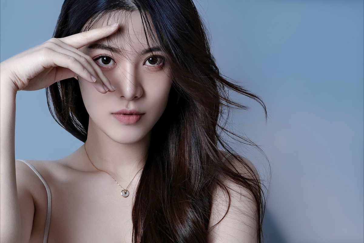 克拉女神百琳惊艳登场，4K超清壁纸，美女图片高清精选，4000x2668分辨率下载