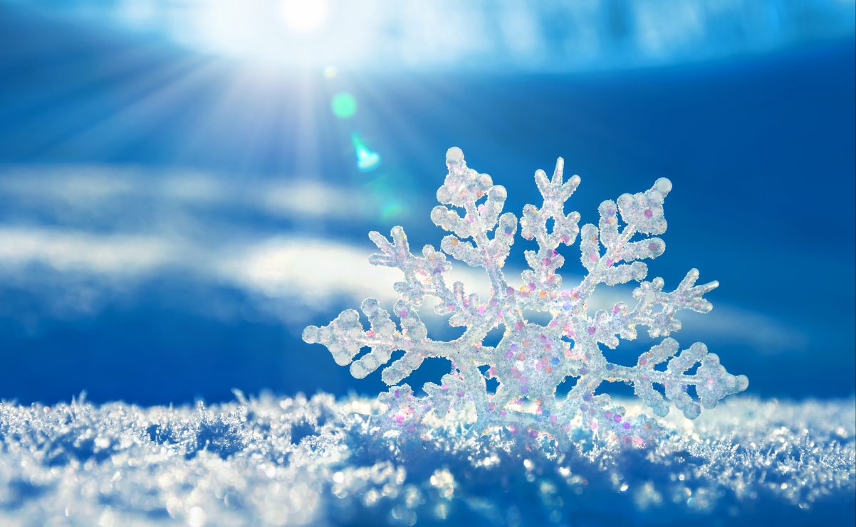 绝美雪花4K高清壁纸，超清风景图片，3840x2368分辨率，一键下载！
