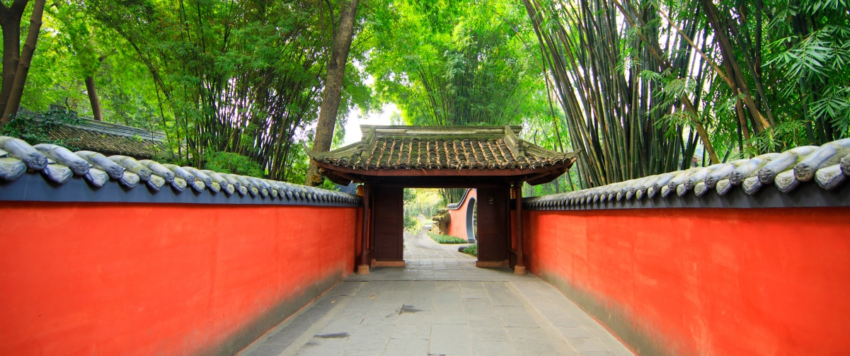 中国风红色围墙寺院美景，4K高清壁纸，3440x1440分辨率，免费下载欣赏