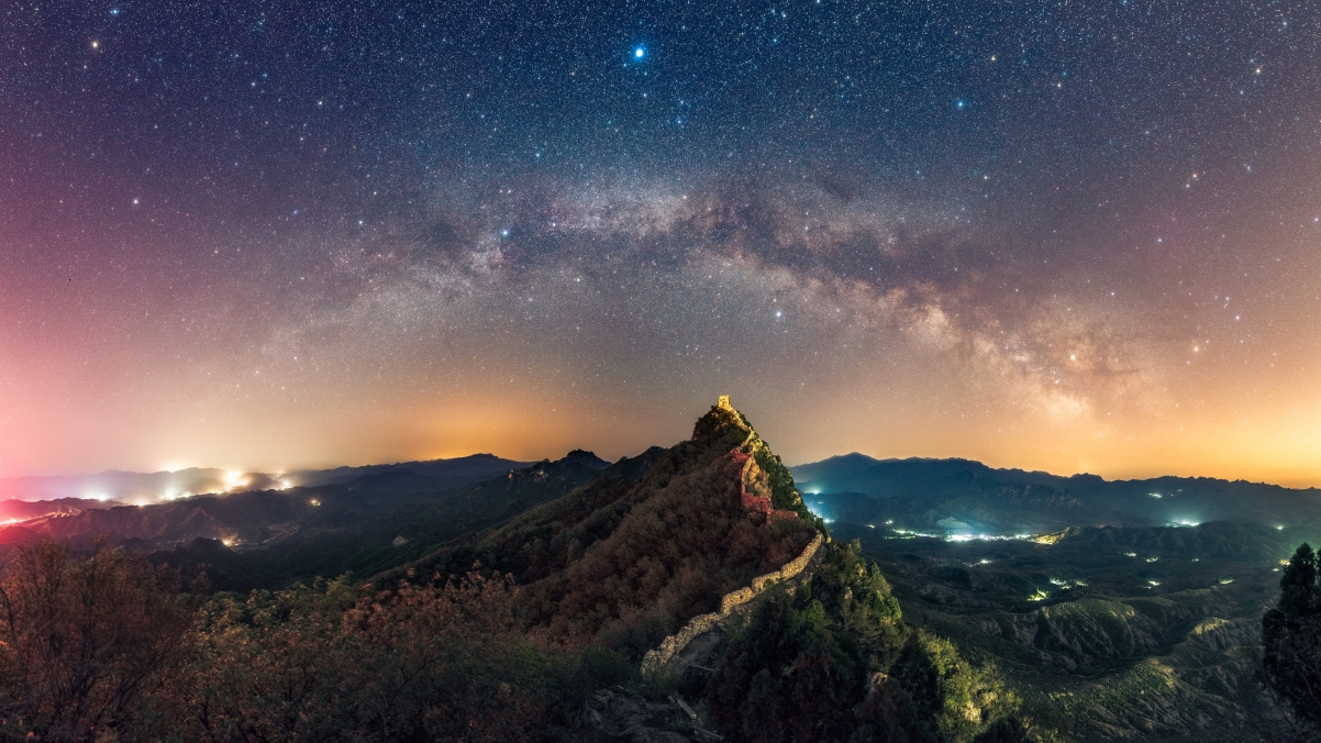 长城银河辉映，绝美天空山脉星空，超清4K风景壁纸下载