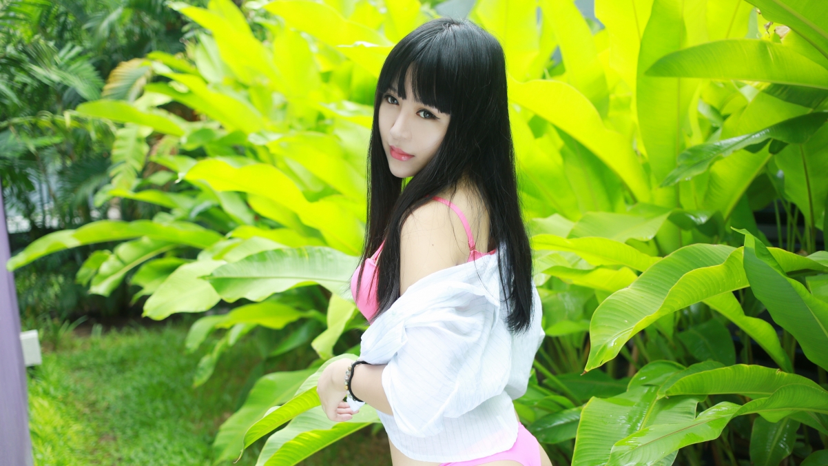 八宝icey长发美女模特，绝美户外写真，4K高清壁纸免费下载