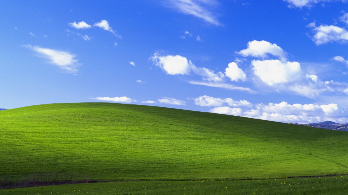 Bliss Windows XP壁纸，蓝天白云绿草地4K高清风景，3840x2160分辨率下载