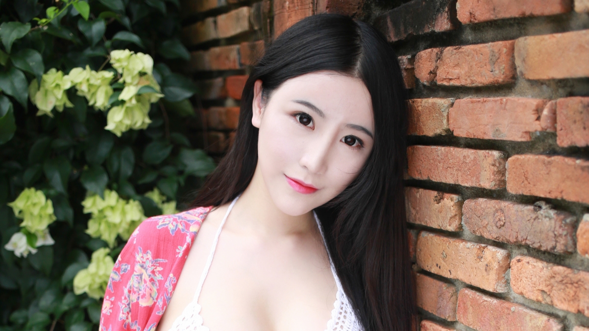 谢芷馨户外写真大赏，清纯美女4K超高清壁纸，3840x2160精美画质任你下载
