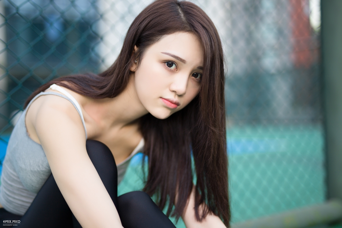 迷人长发网球美女精选壁纸，5K超高清5472x3648大图，免费下载欣赏