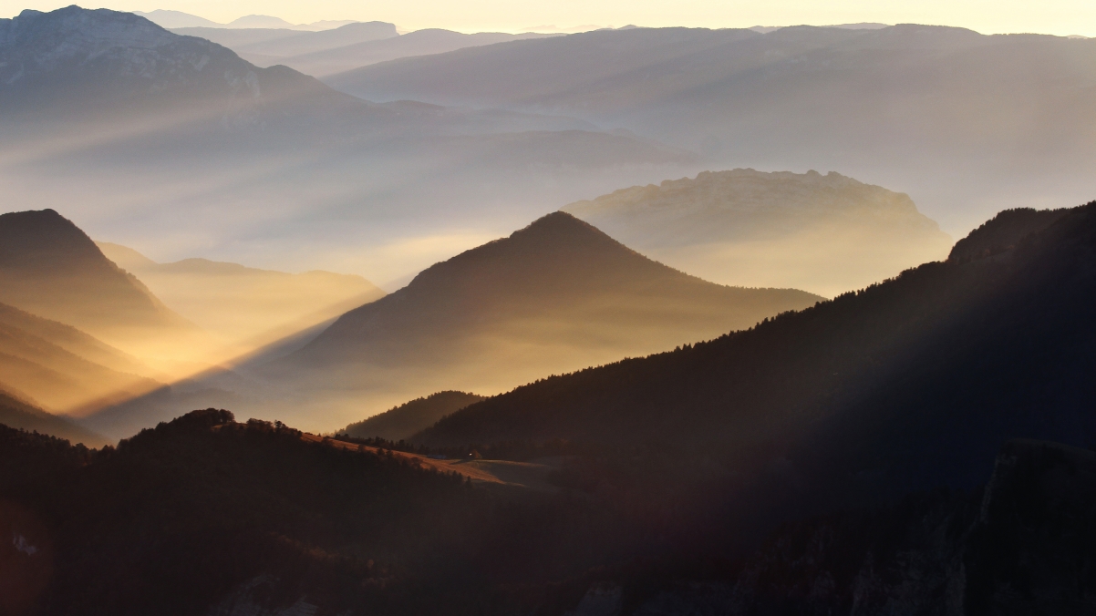 绝美山峰山脉4K风景壁纸，高清大图3840x2160，一键下载！
