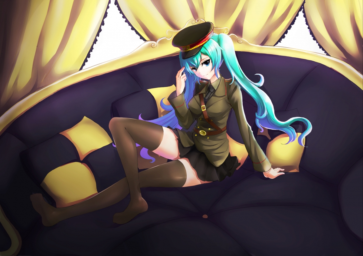 女孩微笑在床畔，VOCALOID初音未来4K动漫壁纸，高清3508x2480，免费下载