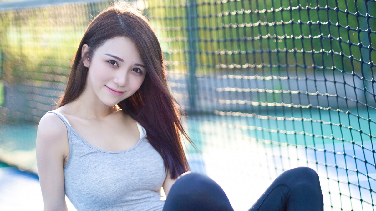 长发网球少女惊艳登场！4K超清电脑壁纸，美女图片高清下载，3840x2160分辨率