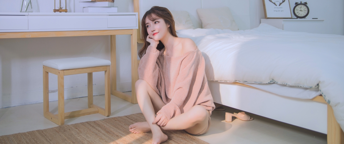 清纯文艺美女4K高清壁纸，3440x1440分辨率，免费下载欣赏