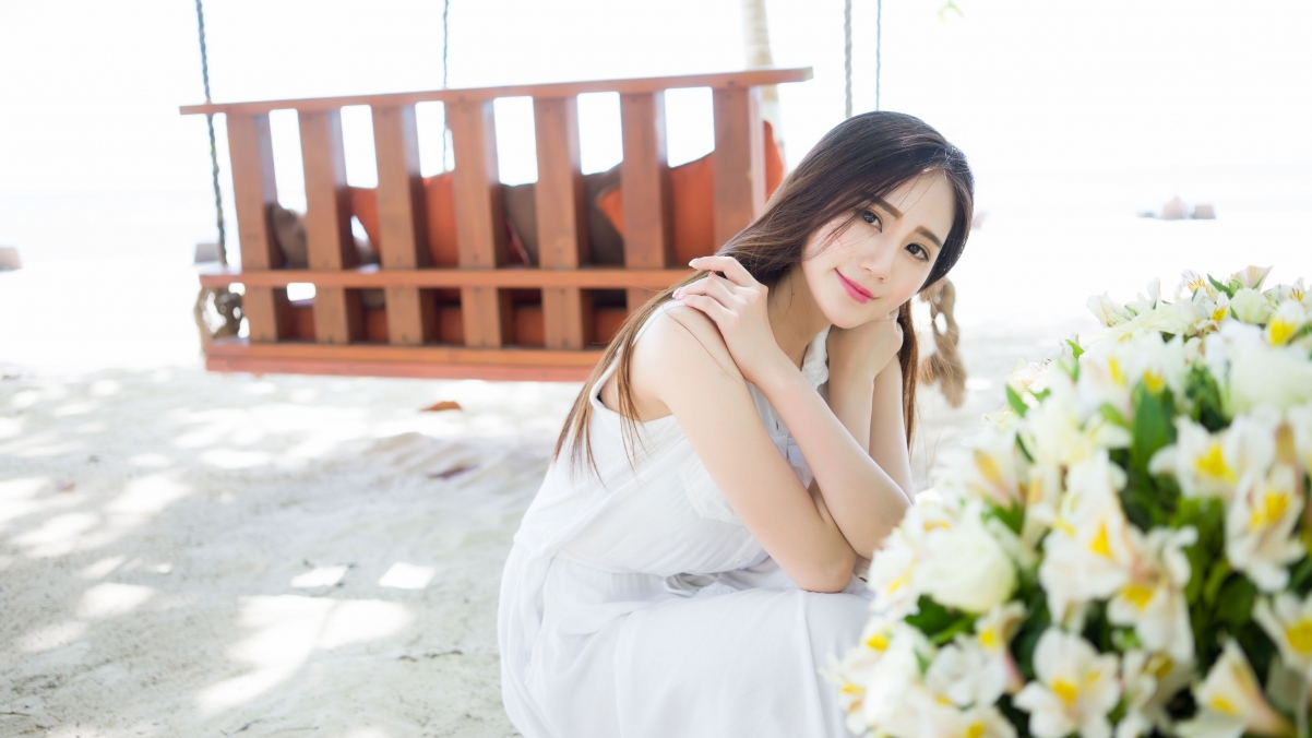 高清养眼美女，白色裙子SISY思4K壁纸，3840x2160超清下载