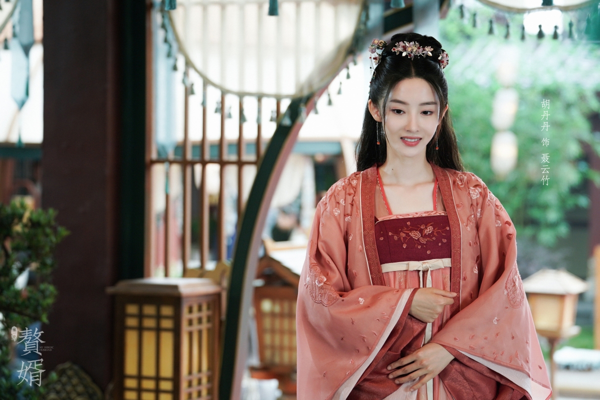 清纯古装美女胡丹丹剧照，4K超清壁纸，高清3936x2624大图下载
