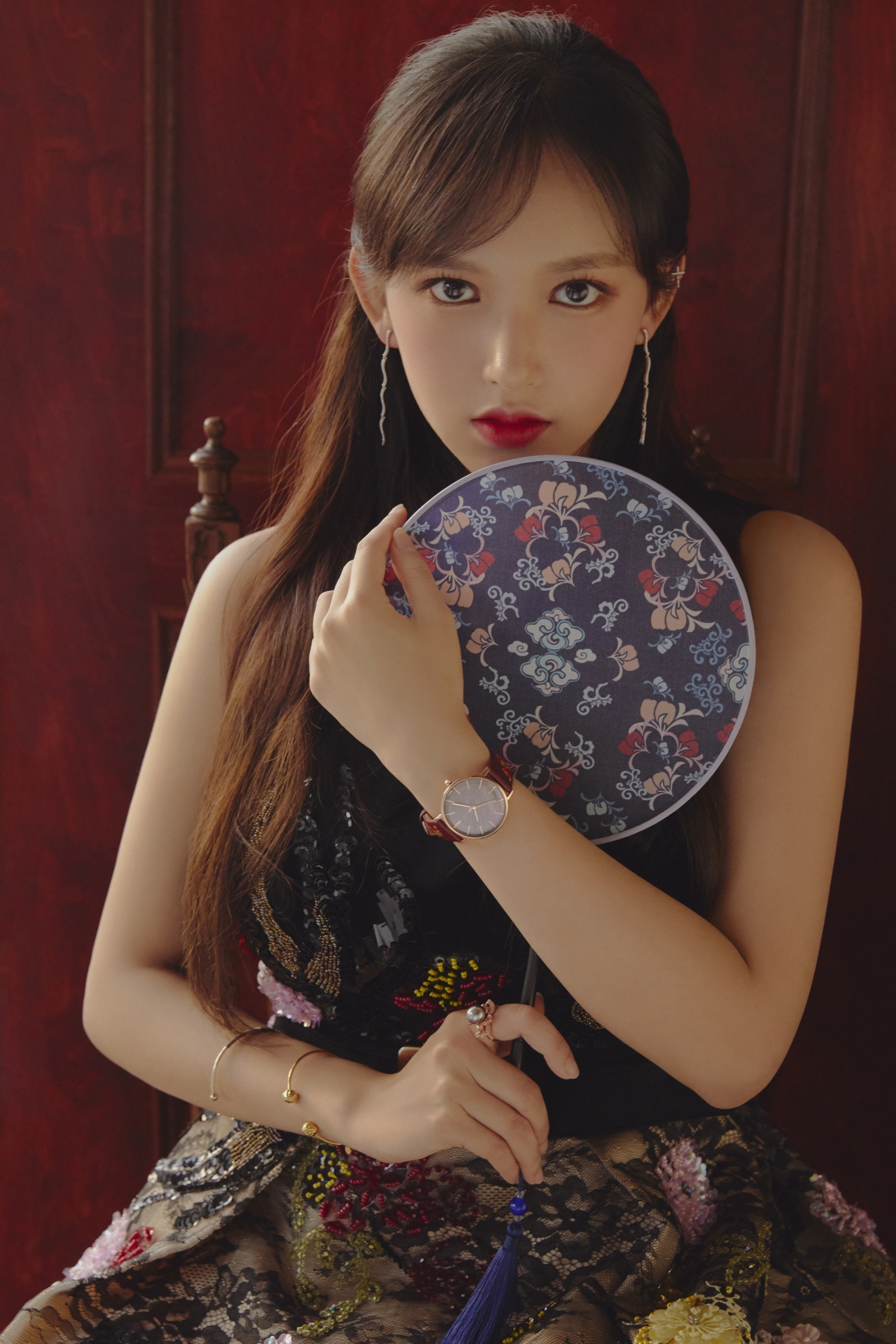 程潇绝美竖屏4K手机壁纸，高清2560x3840分辨率，美女明星图片下载