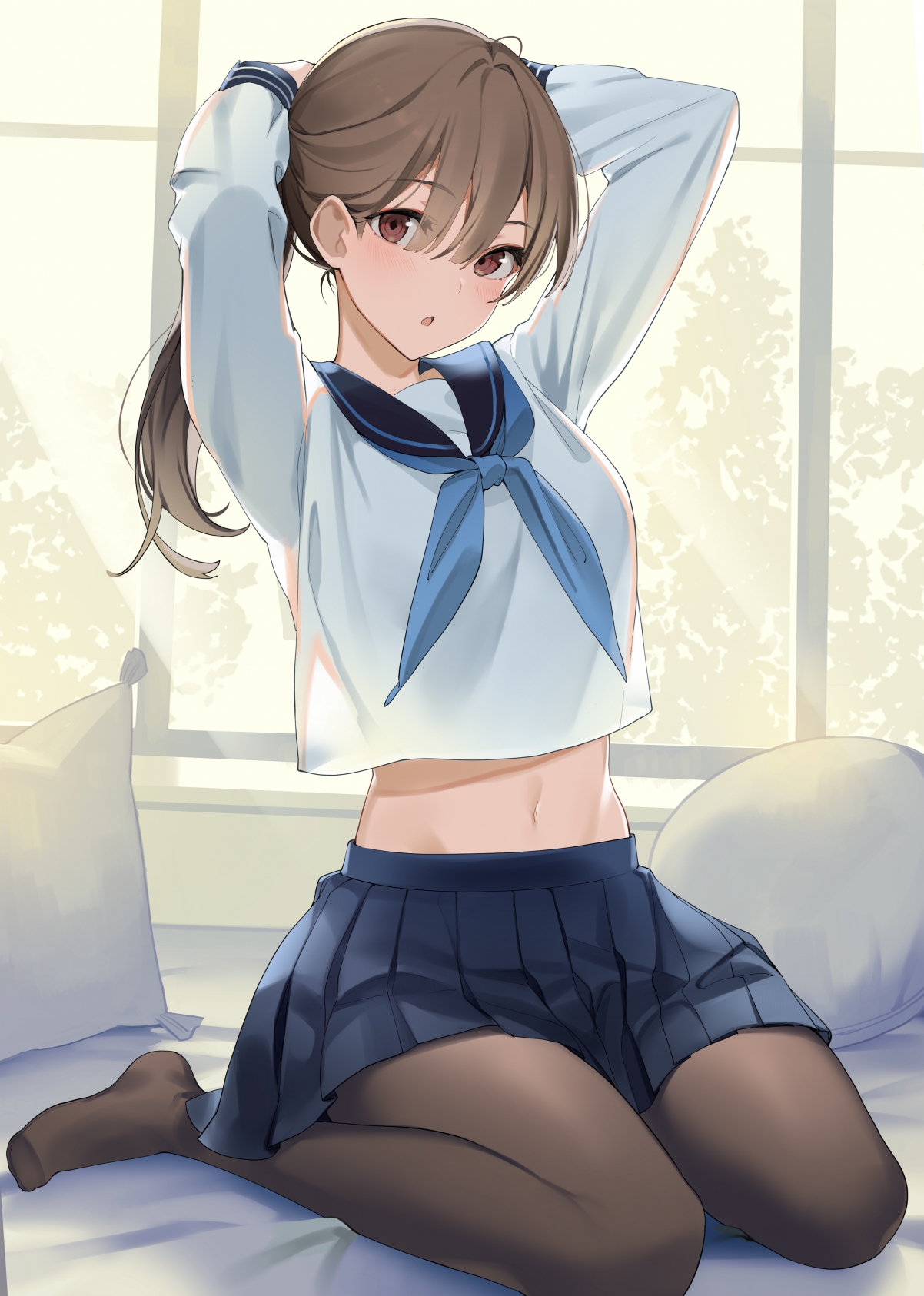 女高中生动漫竖屏壁纸，黑裤袜水手服，鸭子坐马尾，4K高清下载