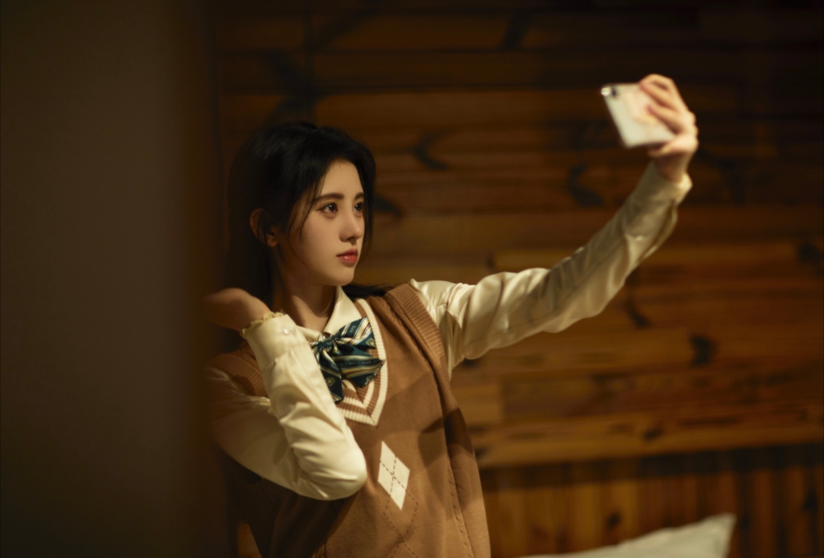 鞠婧祎绝美自拍，超清4K壁纸下载，4032x2732高清美女图片