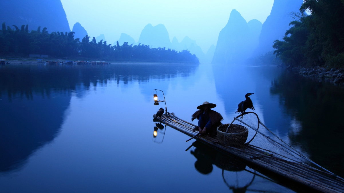 山水竹排美景，4K高清壁纸下载，3840x2160分辨率尽享河水风情