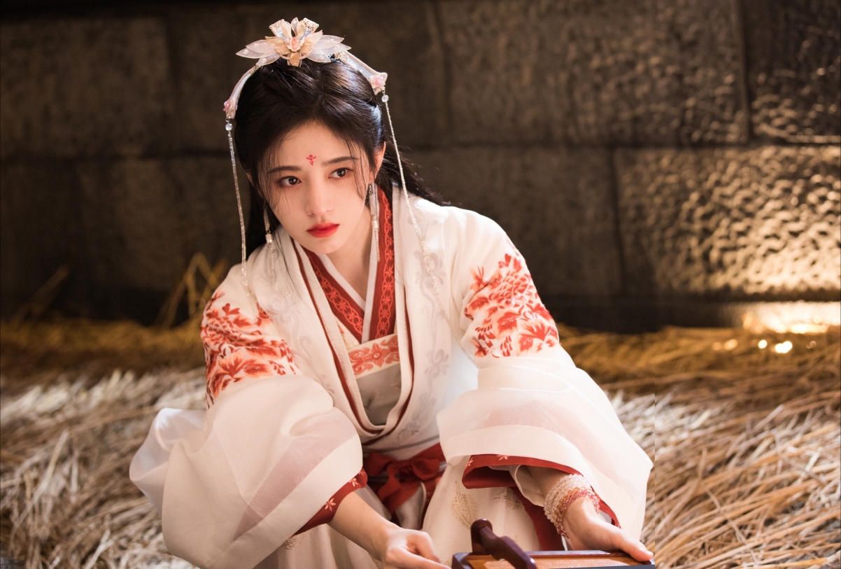 鞠婧祎古装倩影，绝美4K壁纸，高清美女图片，4032x2729超高清下载