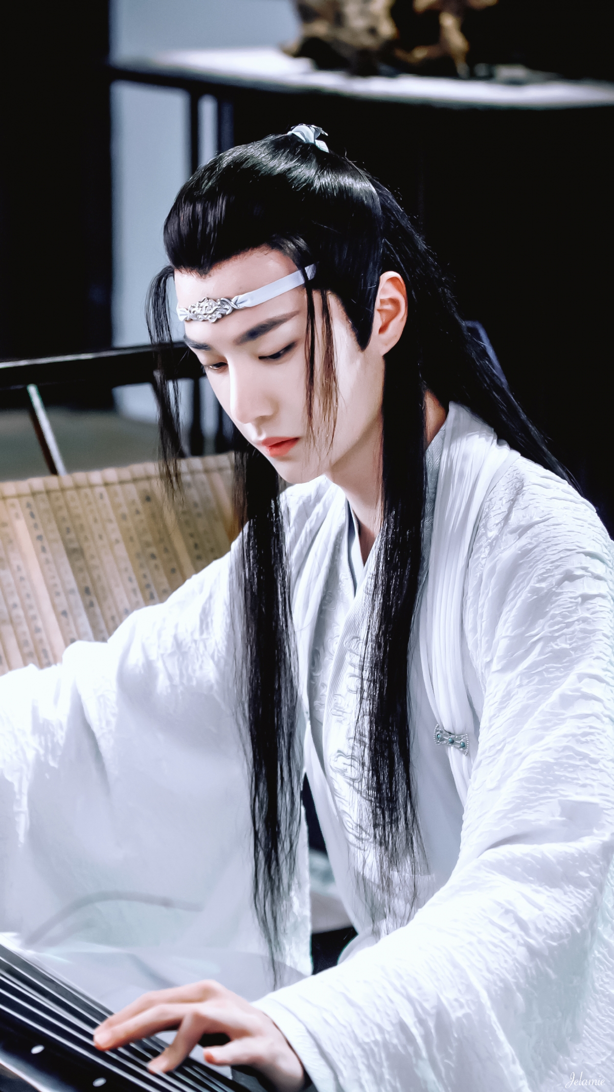 王一博古装绝美，3K全面屏适配，4K超清壁纸，1728x3072高清大图，一键下载！