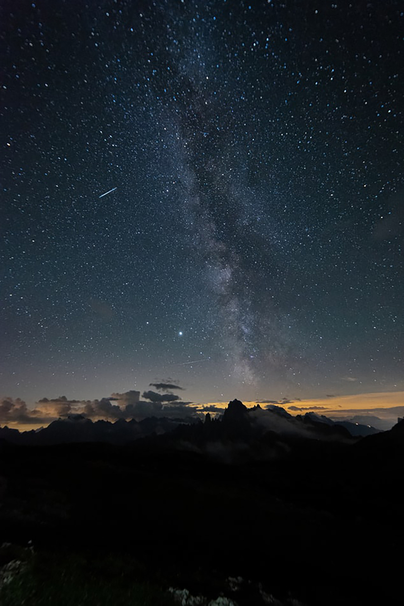 星空夜韵，高清黑色夜晚JPG摄影素材，绝美风景图片设计下载